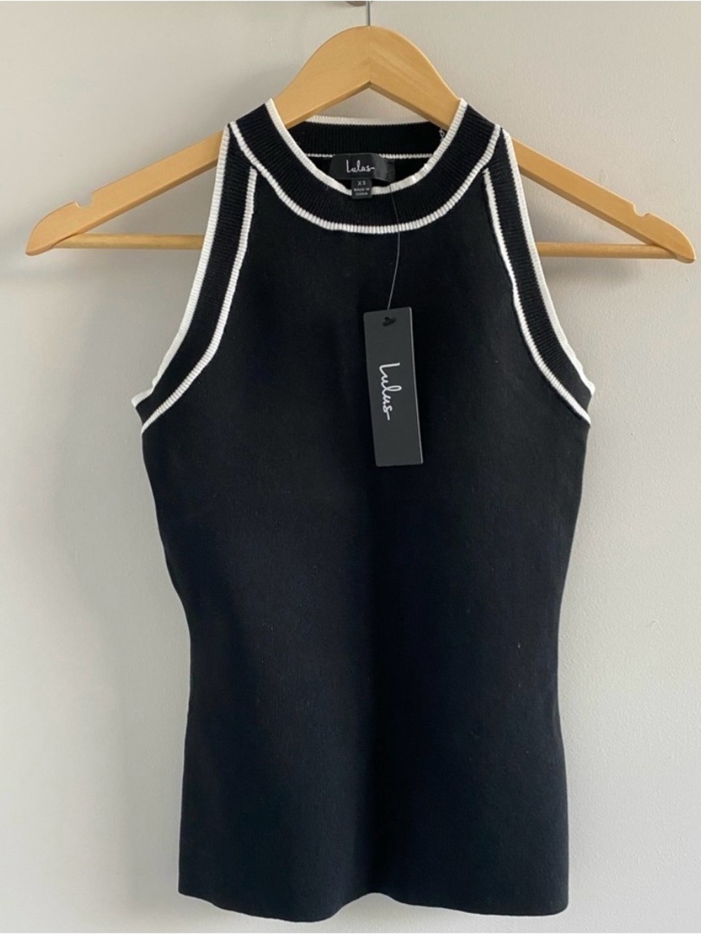 NWT Lulus Chic Weekend Black & White Crew Neck Sweater Knit Tank Top Size XS